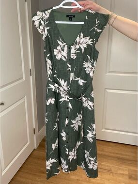 RW&Co Green Floral Button-Front Midi Dress